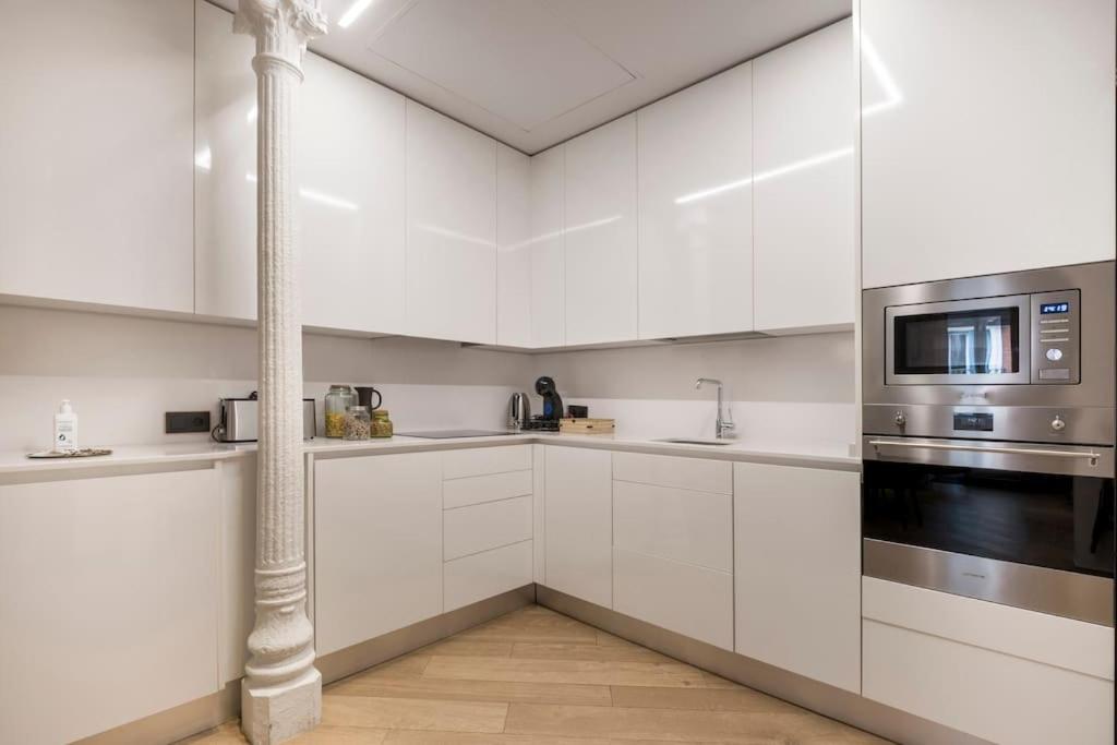 Lujoso Apartamento Cerca De Plaza Mayor Madrid Exterior foto